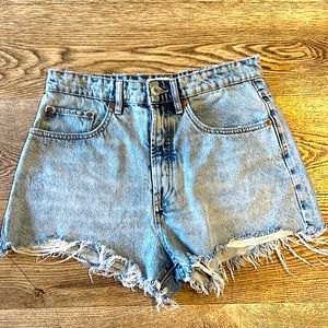 ZARA GEANS SHORTS